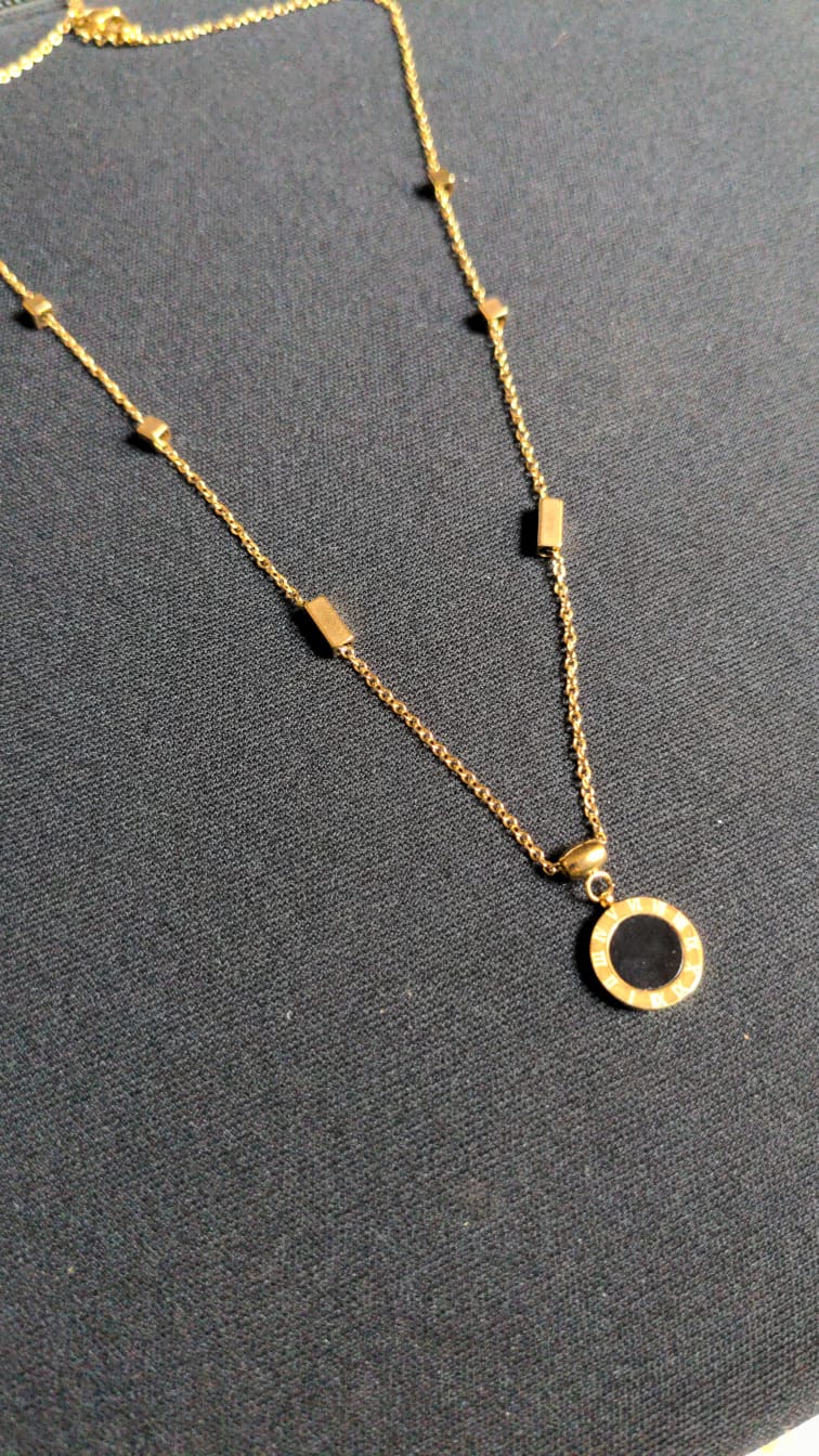 Gold-Plated Roman Numeral Black Pendant Necklace – The Sam Collection