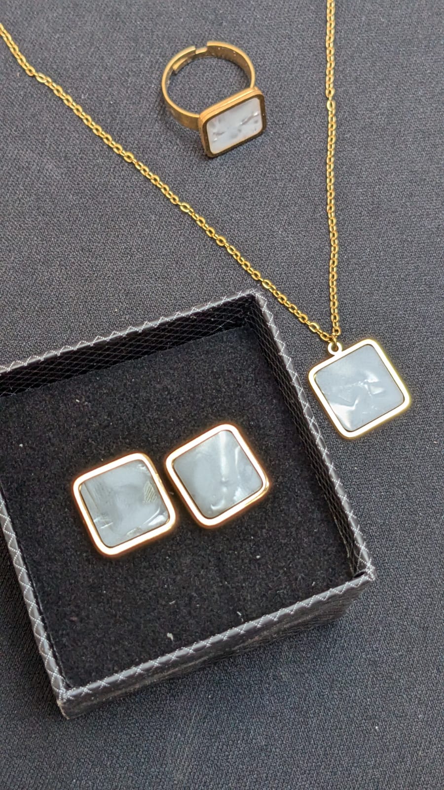 Black Square Pendant Jewelry Set – Necklace & Earrings – The Sam Collection