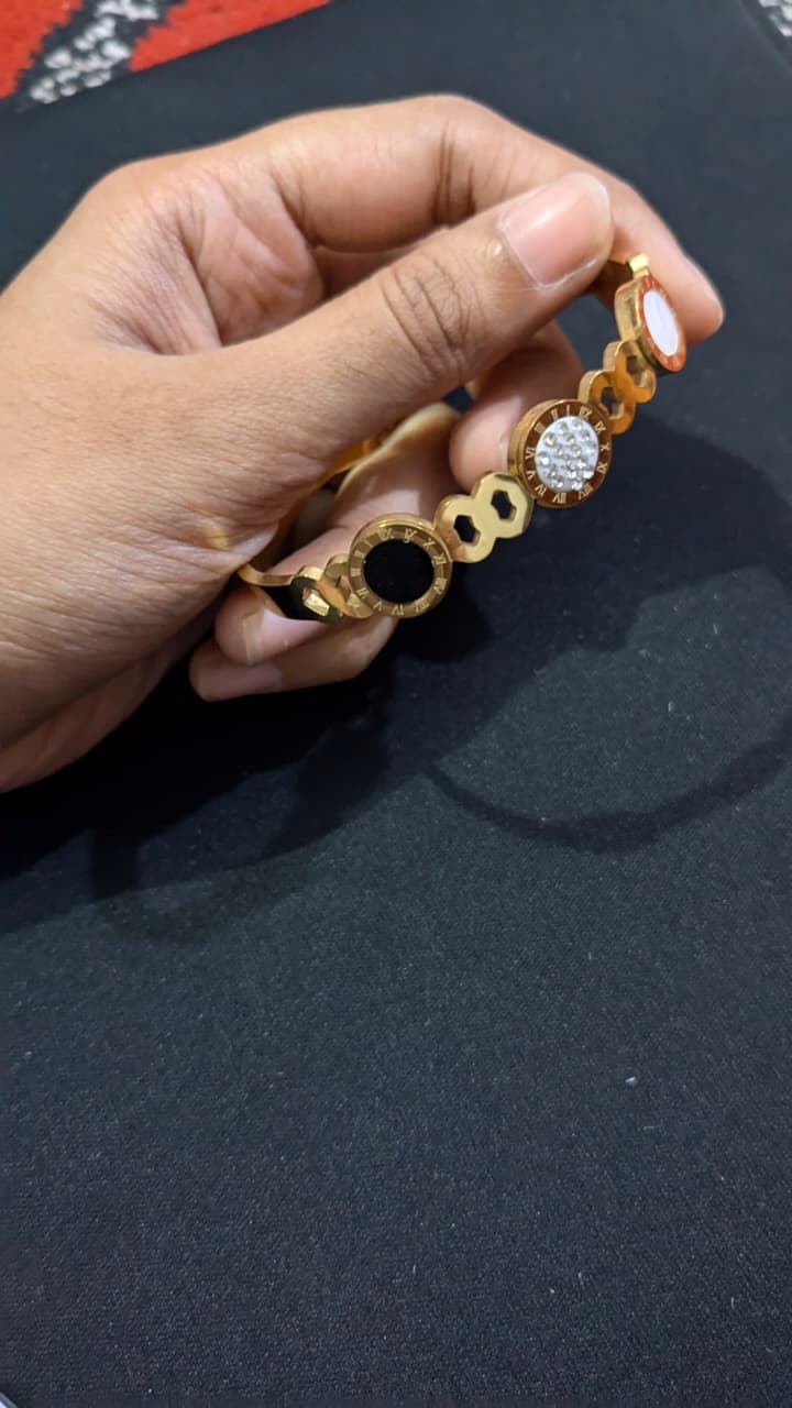 Link Bracelet with Black & White Enamel Roman Numeral Charms – The Sam Collection