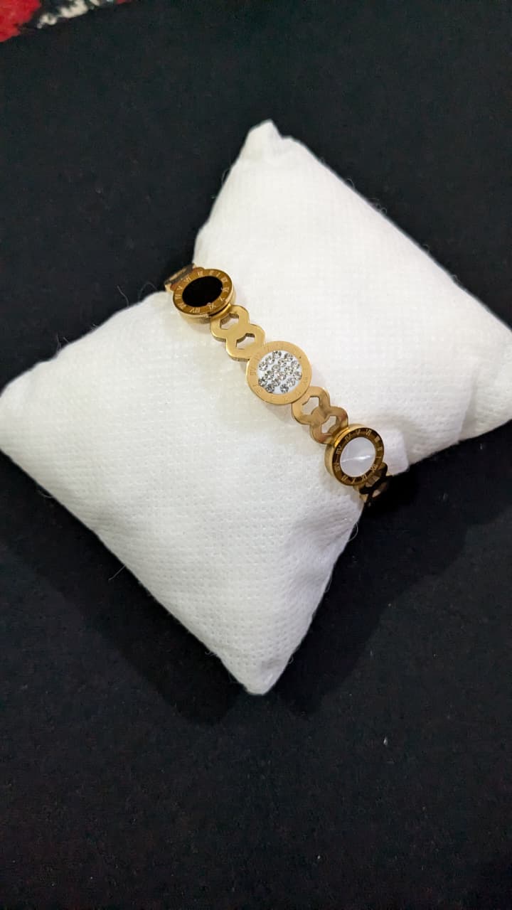 Link Bracelet with Black & White Enamel Roman Numeral Charms – The Sam Collection